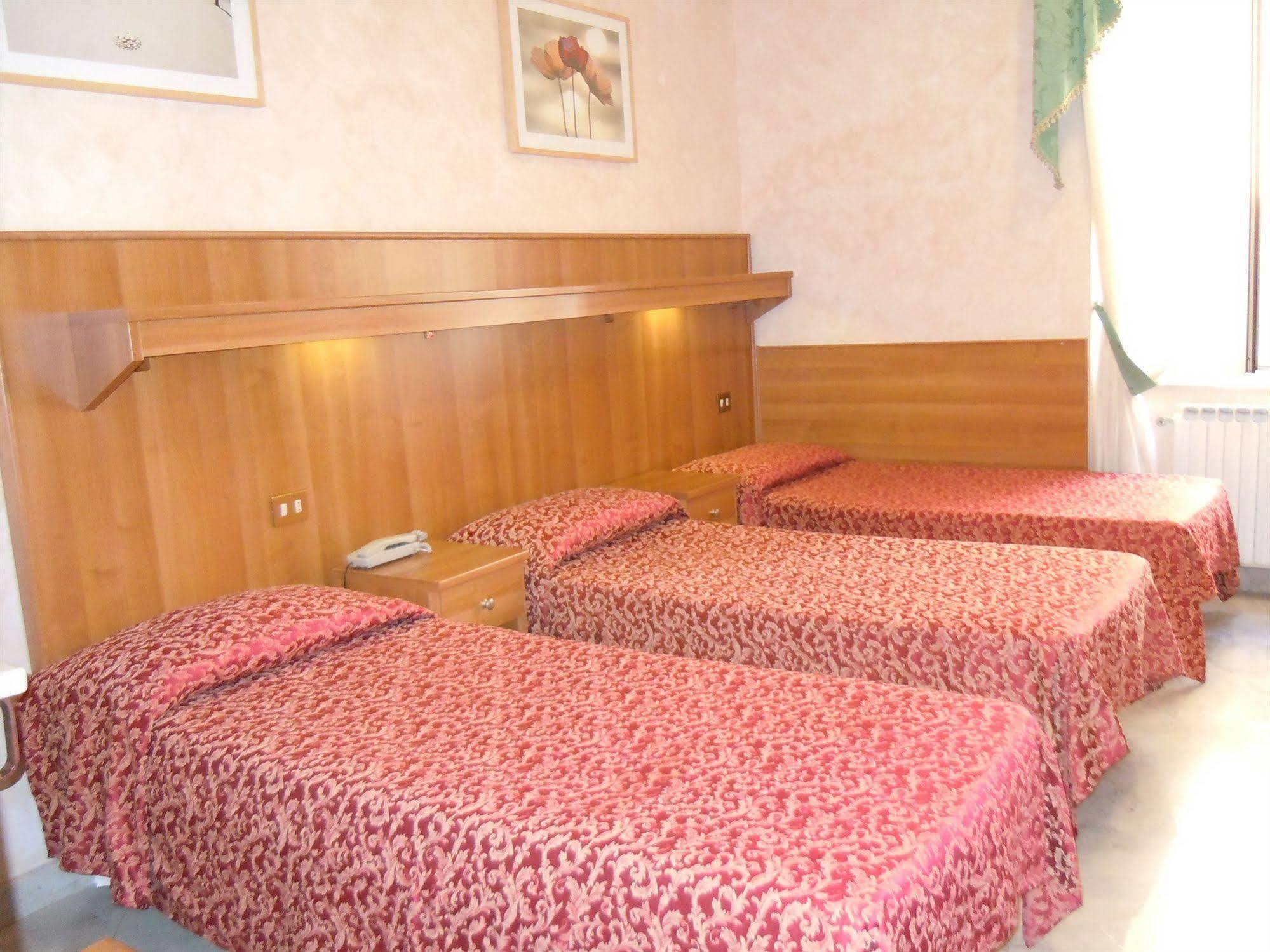 Hotel Papa Germano Rzym Zewnętrze zdjęcie