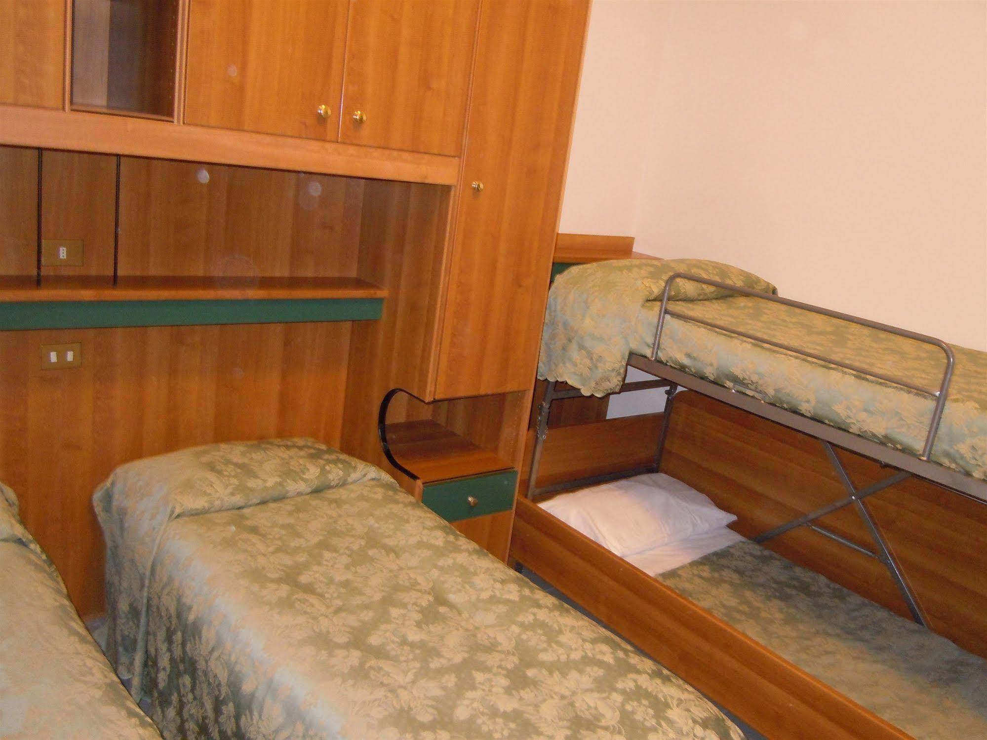 Hotel Papa Germano Rzym Zewnętrze zdjęcie